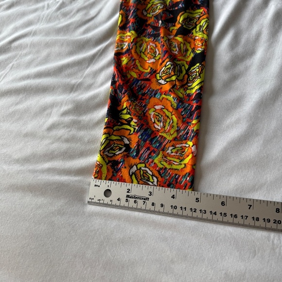 LulaRoe Women's Bright Abstract Flower Print Leggings Orange Tall & Curvy Lounge - Picture 11 of 12